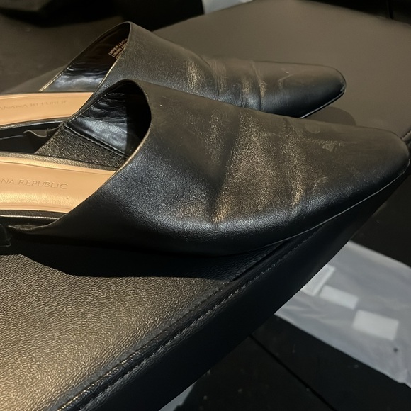 Banana Republic Women’s Slip On Mules Size 8 Black - Picture 2 of 4